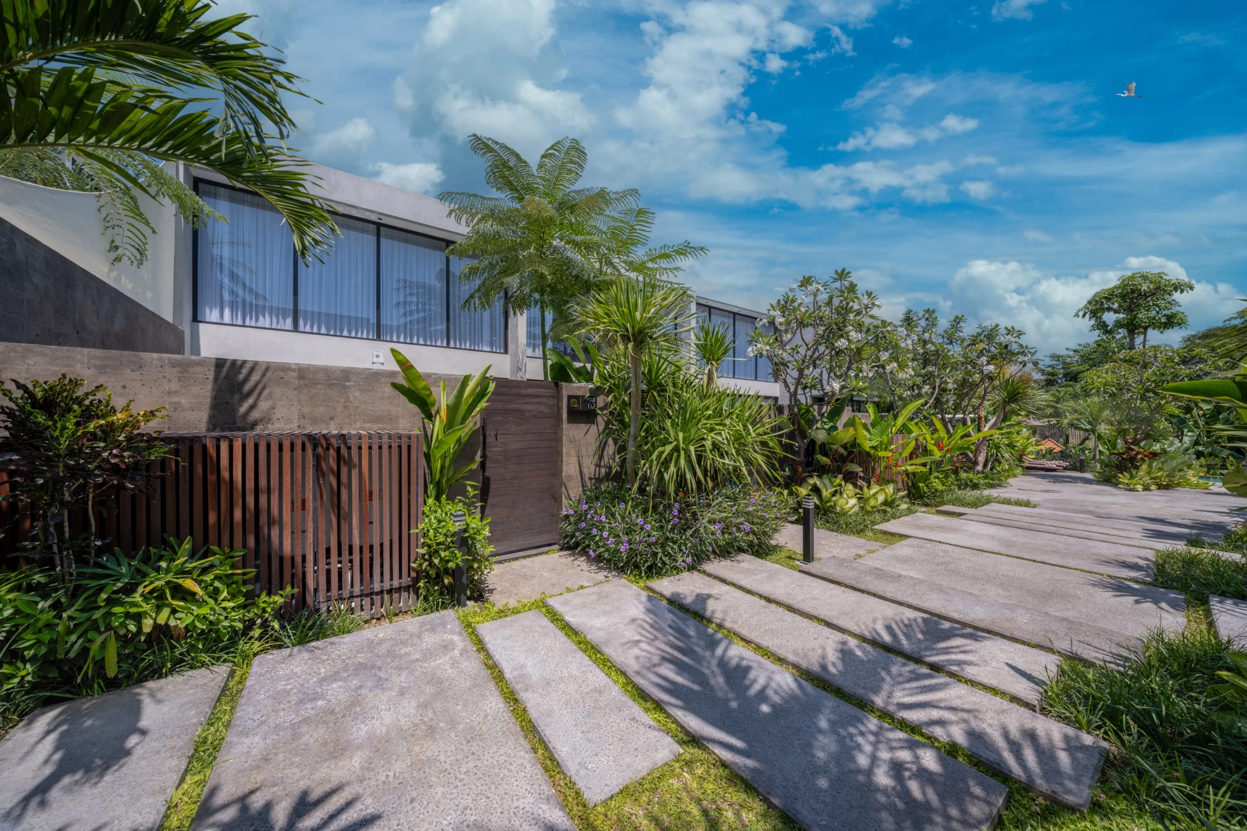 Umalas Creek walkway